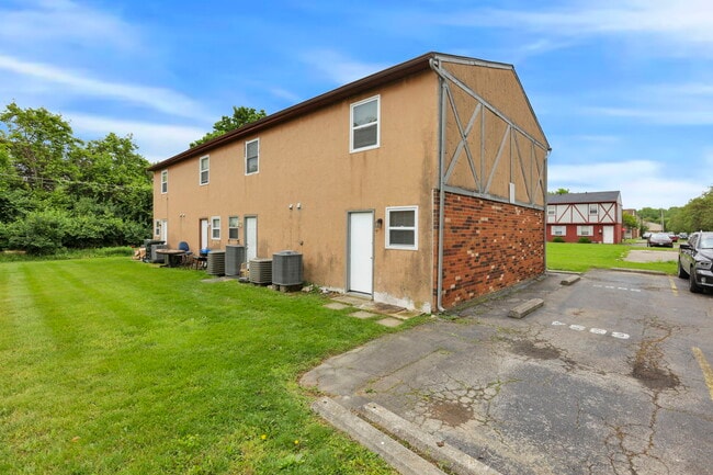 Building Photo - 6882 Garden Terrace Rd