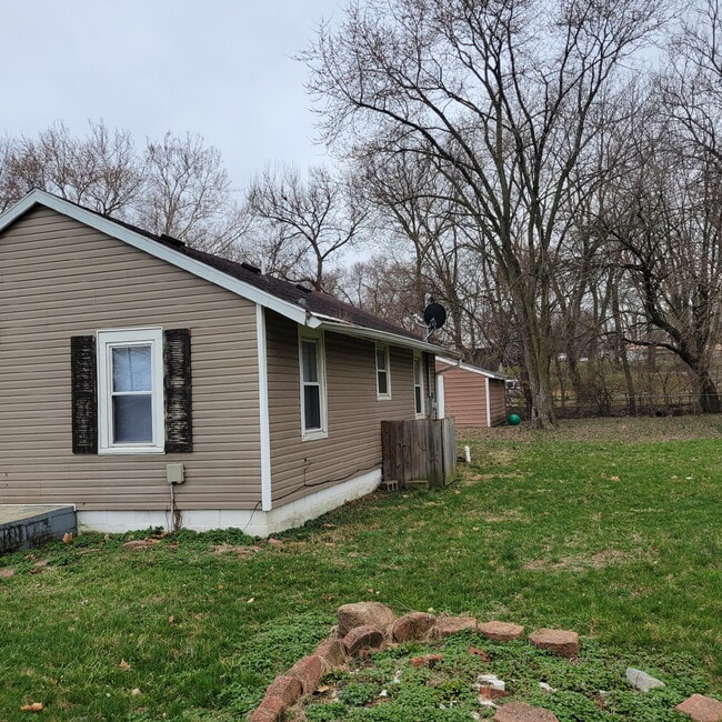 Building Photo - Mars Hill 2BR/1BA Home w/Garage! Hurry!
