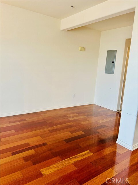 Building Photo - 360 W Ave 26