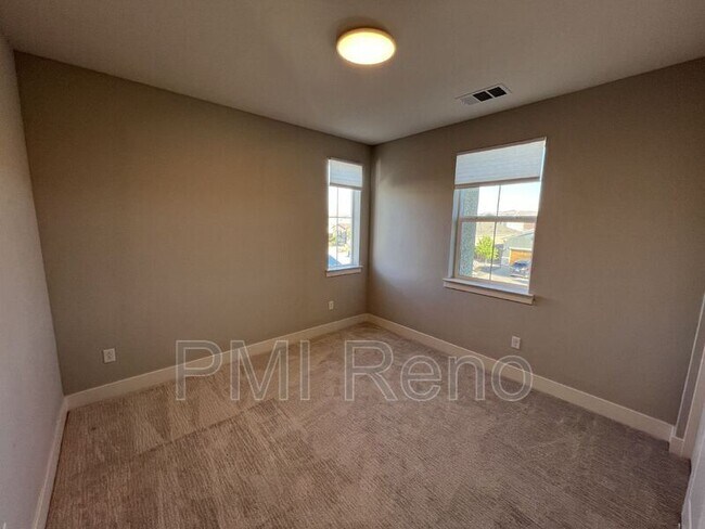 Building Photo - 2176 Selway Dr
