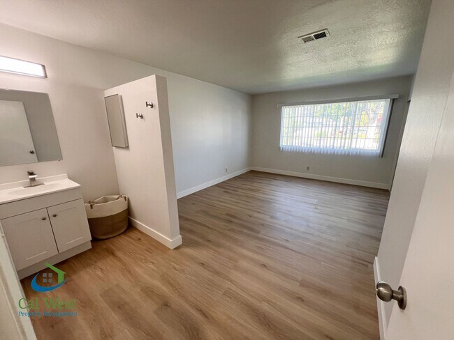 Building Photo - 3023 Plumstead Way
