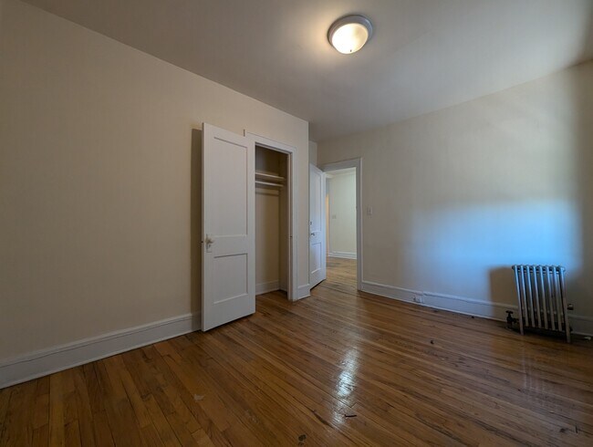 Building Photo - 2332.5 N Spaulding Ave