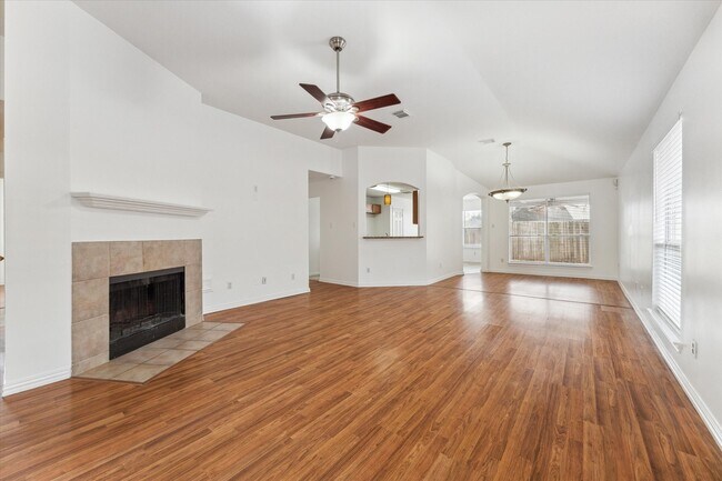 Building Photo - 6831 Catarina Cir
