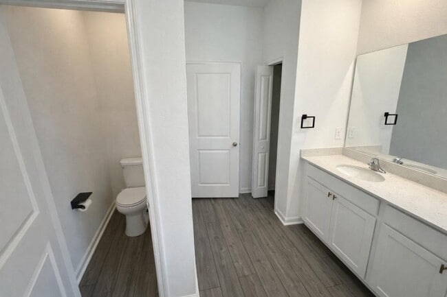 Building Photo - 4713 SW 83rd Lp