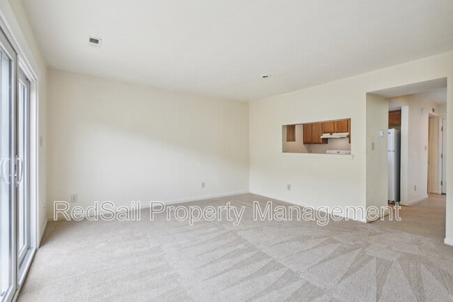 Building Photo - 3823 Staffordshire Ln