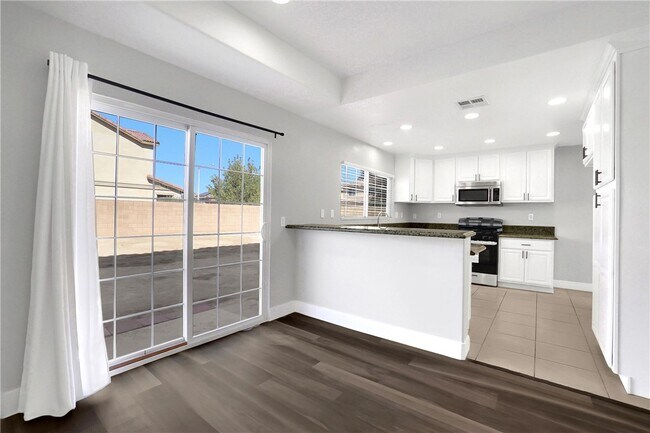 Building Photo - 2141 E Nugent St