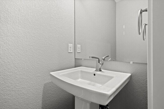 Building Photo - 5230 Stuart St