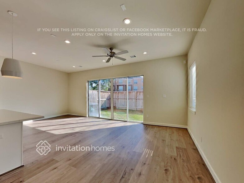 Building Photo - 10446 Executive Lake Dr