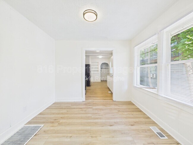 Building Photo - 7131 Olive St
