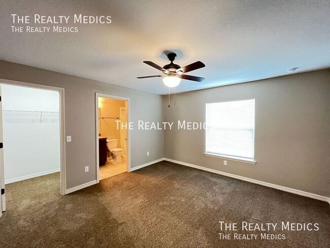 Building Photo - 53 Maple Dr