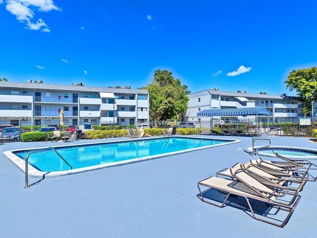 Building Photo - 8401 Lagos De Campo Blvd