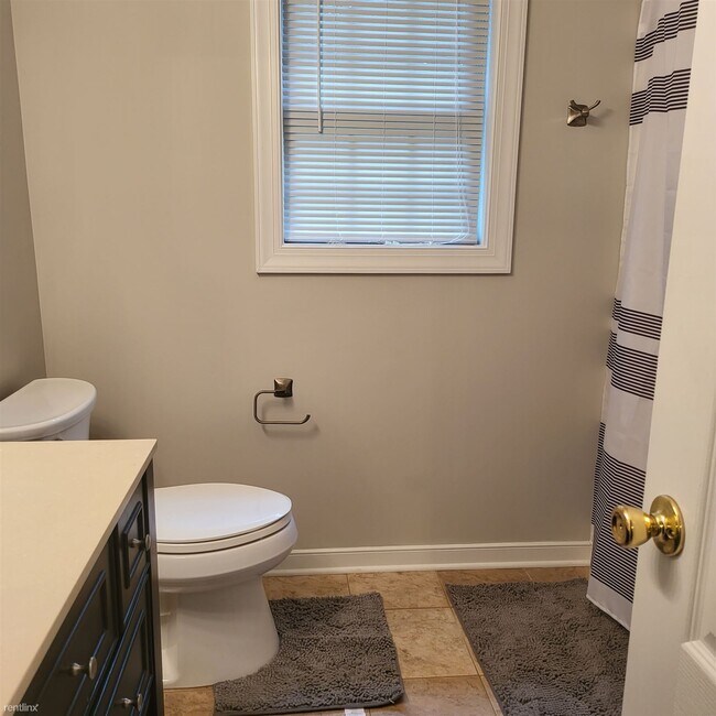 Building Photo - 4 br, 2.5 bath House - 12302 Hillcreek Circle