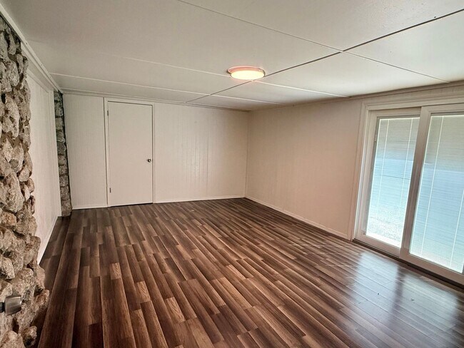 Building Photo - Updated 3 Bed 2 Bath Duplex in NW OKC