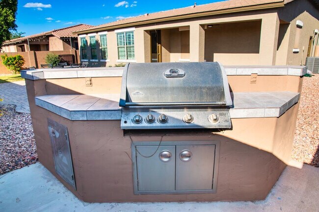 Building Photo - 1874 S 160th Ln