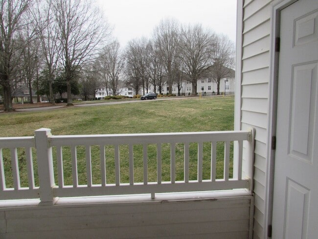 Building Photo - 10125 Westmoreland Rd