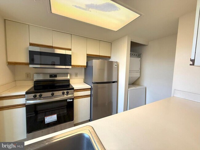 Building Photo - 10318 Westridge Dr