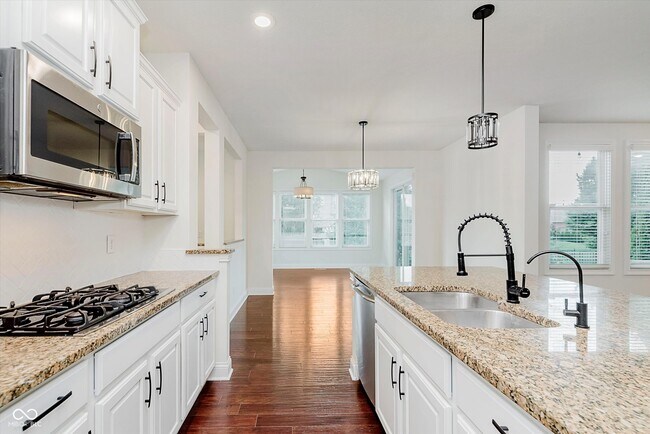 Building Photo - 10264 Normandy Way