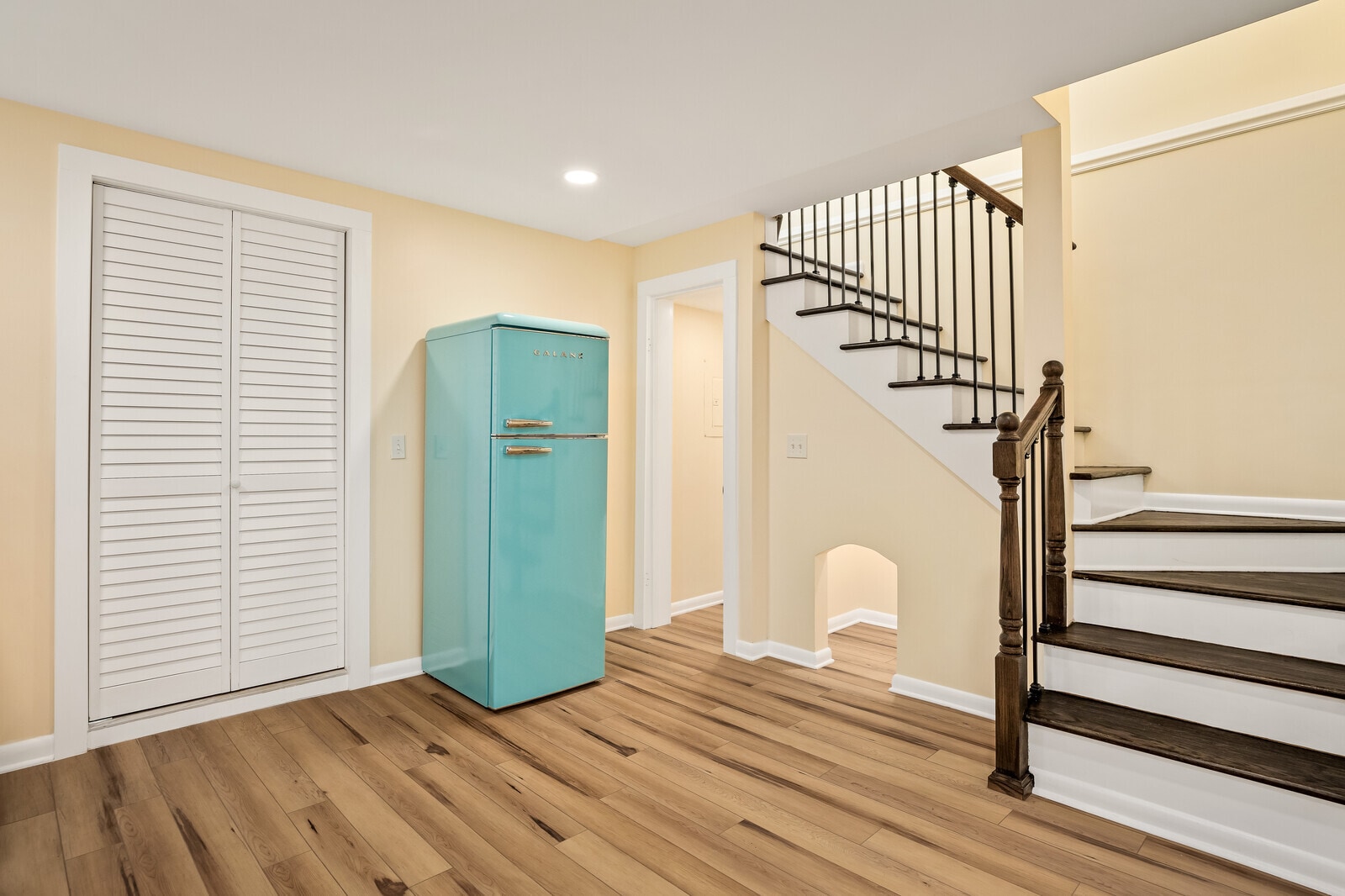 Building Photo - 2112 Sanborn Dr