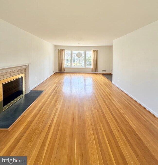 Building Photo - 3125 N Nottingham St