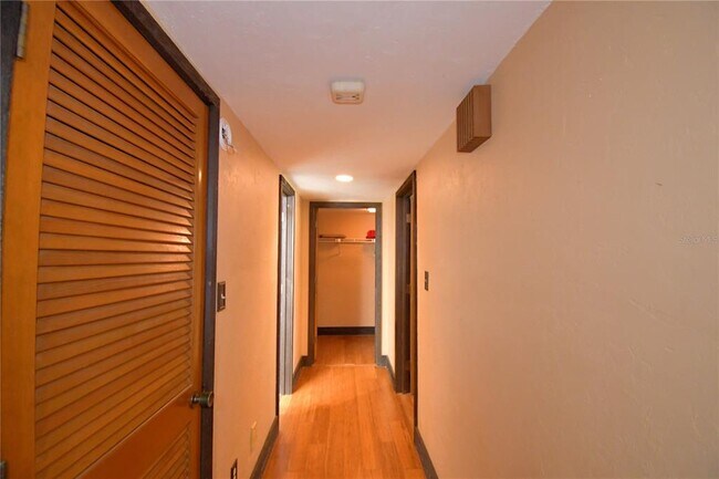 Building Photo - 5027 Sherwood Ln