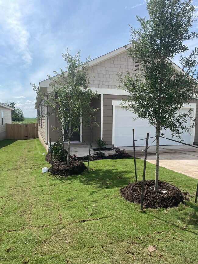 Building Photo - 617 Alterra Way