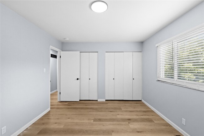 Building Photo - 24 Forest Crest Dr