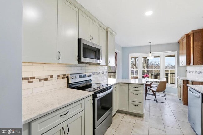 Building Photo - 4708 SUMMIT Rd