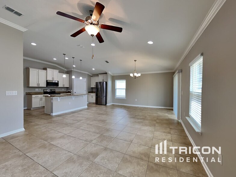 Building Photo - 414 Samara Lakes Pkwy