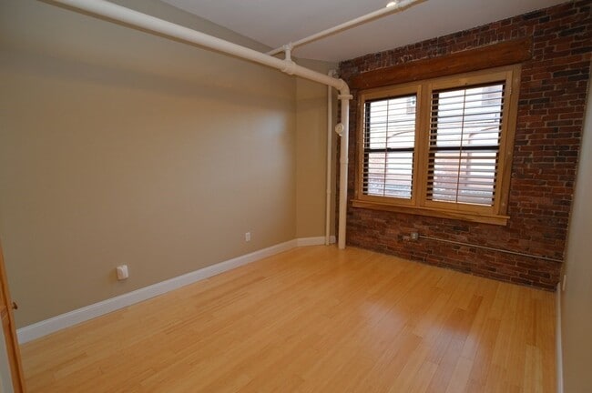 Building Photo - 27 Fayette St