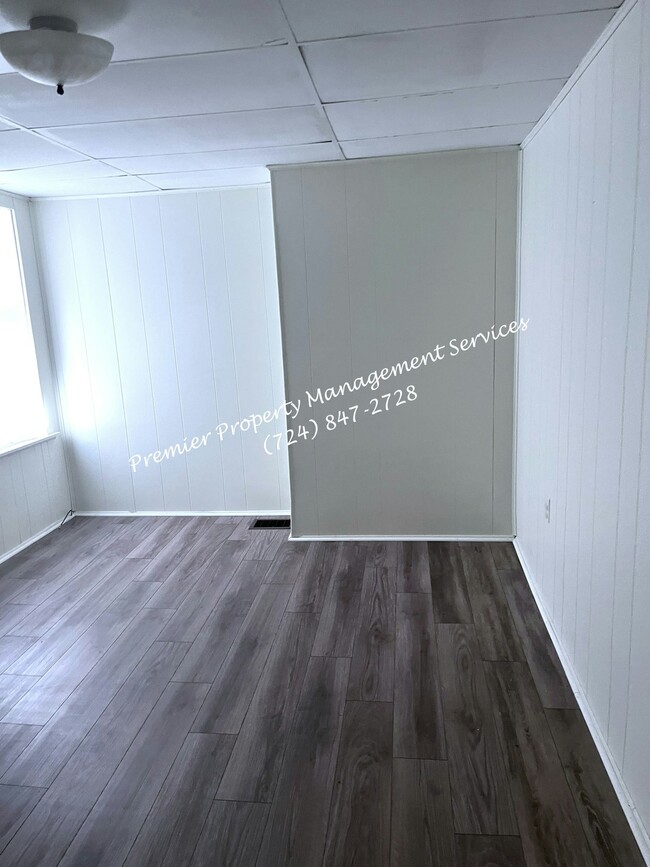 Building Photo - 600 8th St