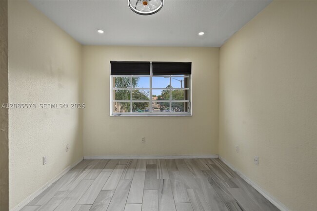 Building Photo - 5779 NW 116th Ave