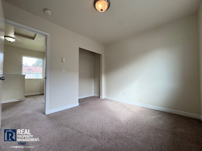 Building Photo - Al-Murayri - 4523 (Cascade Group)