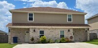 Building Photo - 109 Mimosa St