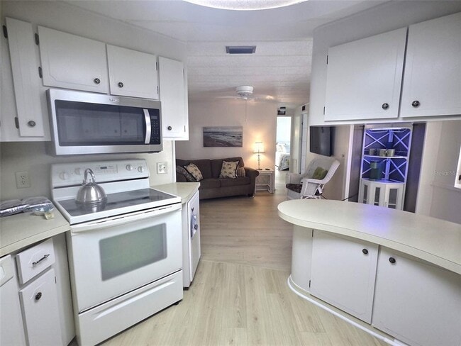 Building Photo - 46 E Palm Forest Dr