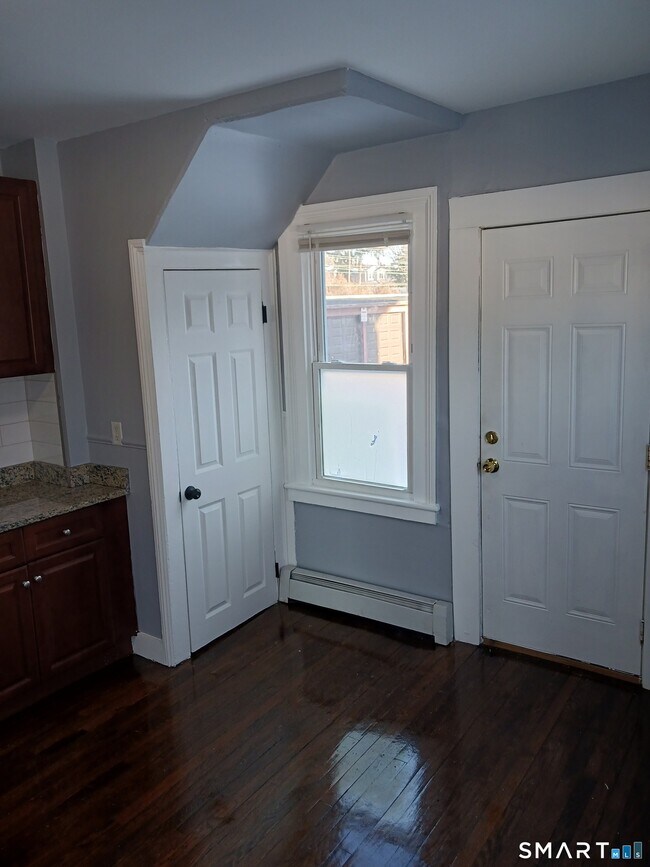 Building Photo - 15 Clark St