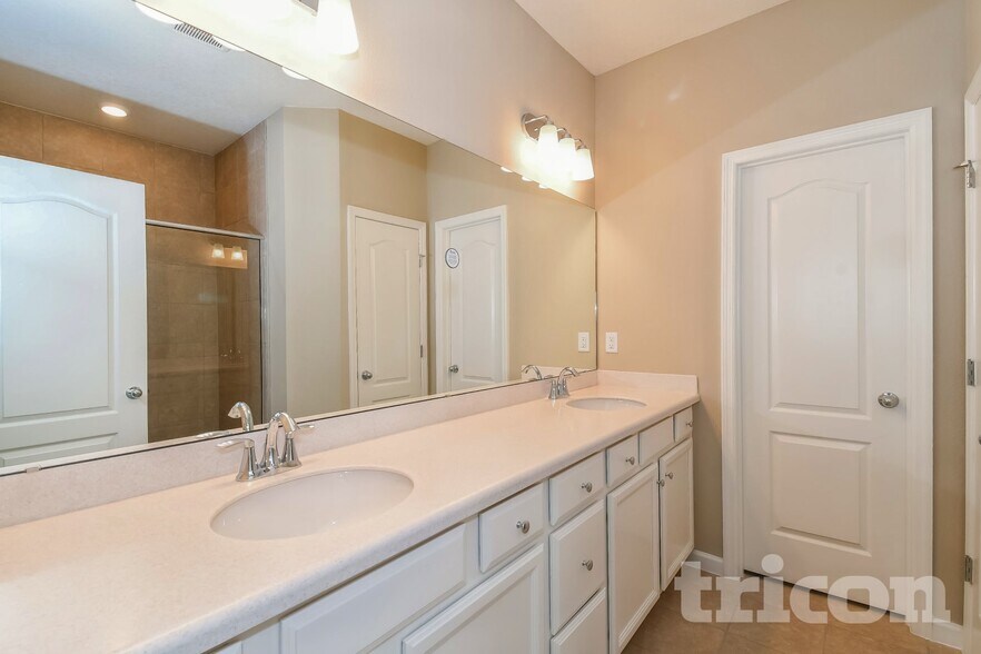 Building Photo - 10226 Pavnes Creek Dr