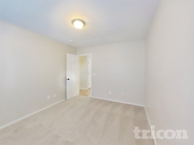 Building Photo - 24401 N Lost Dutchman Way