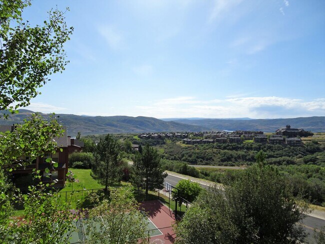 Building Photo - Fully Furnished Fox Bay Condo, AC, 2 Parki...