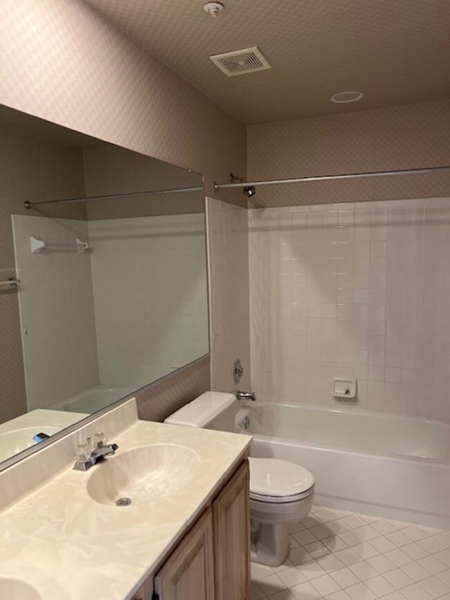 Building Photo - LUXURIOUS MAGRUDER BUILT TOWNHOME