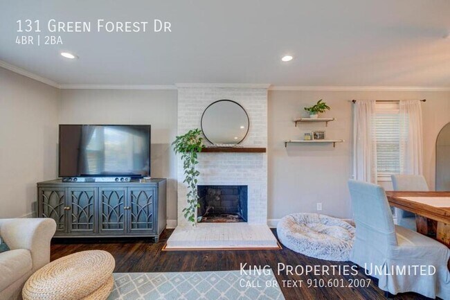 Building Photo - 131 Green Forest Dr