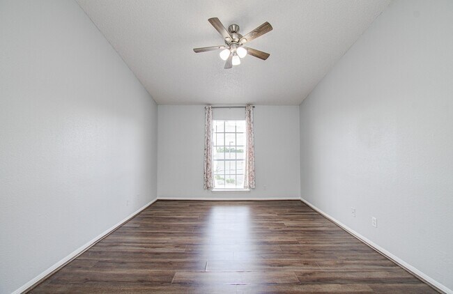 Building Photo - 10101 S Gessner Rd