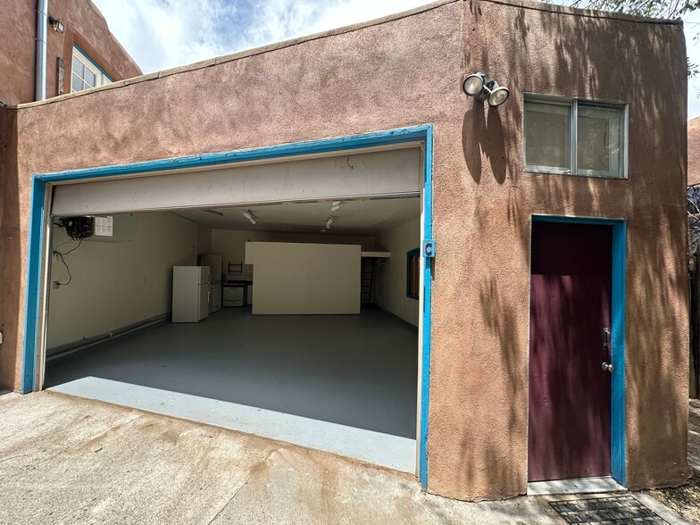 Building Photo - 409 La Joya Rd
