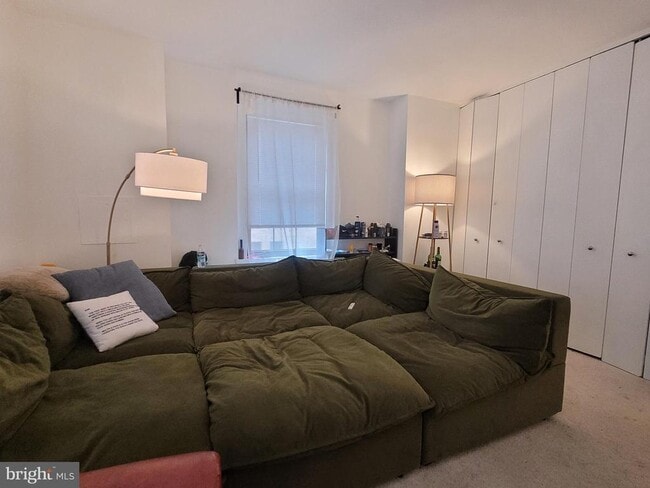 Building Photo - 219 S 18th St