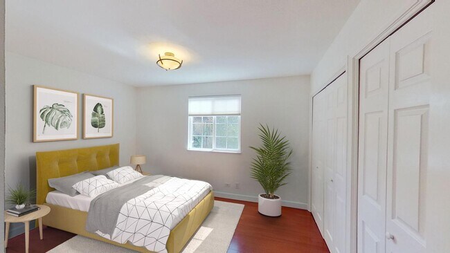 Building Photo - Beautiful Santa Clara home with fenced bac...