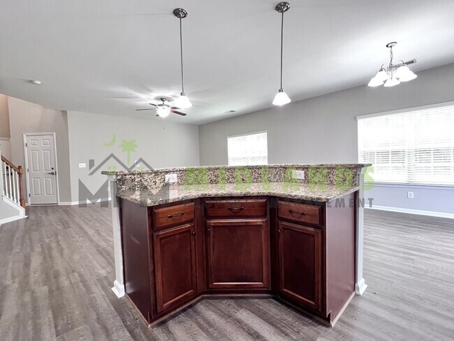 Building Photo - 112 Saluda Springs Ct