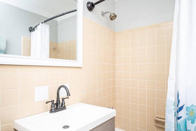 Building Photo - 215 Piedmont Ave NE