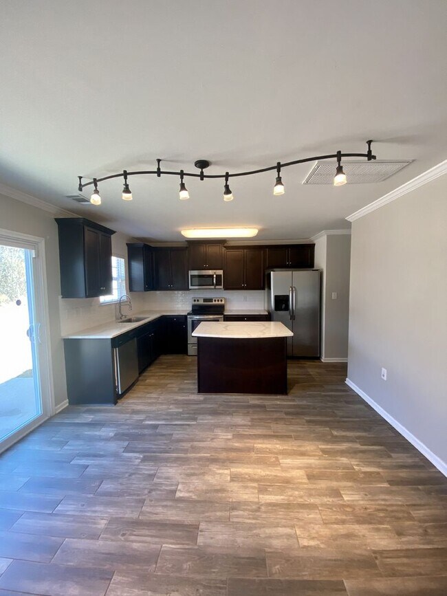 Building Photo - 1239 Farm Branch Dr SW