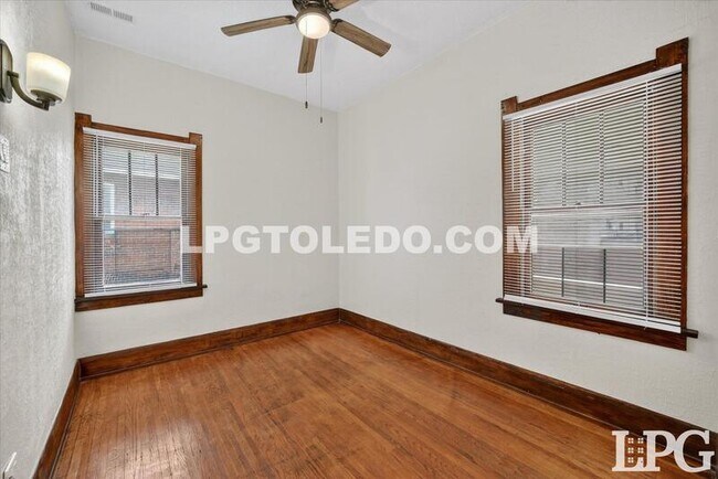 Building Photo - 414 Platt St