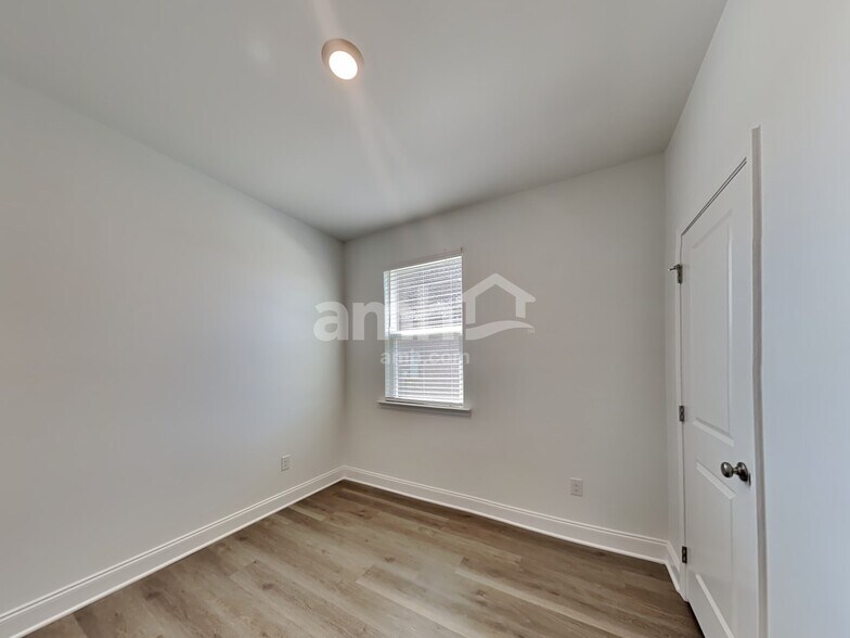 Building Photo - 228 Argea Dr