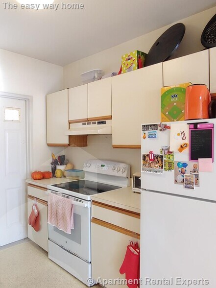 Building Photo - 43 Ivaloo St